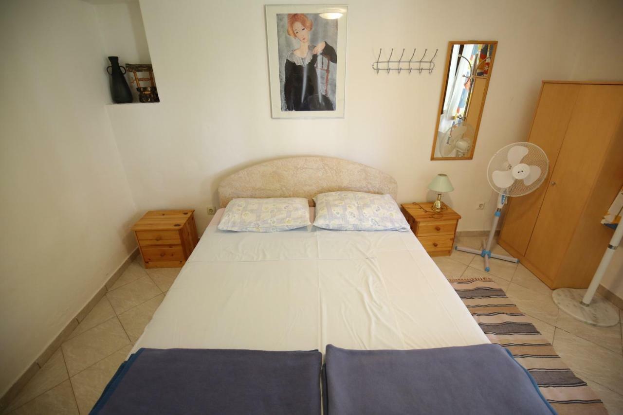 Apartments Paleka ペトルチャネ エクステリア 写真