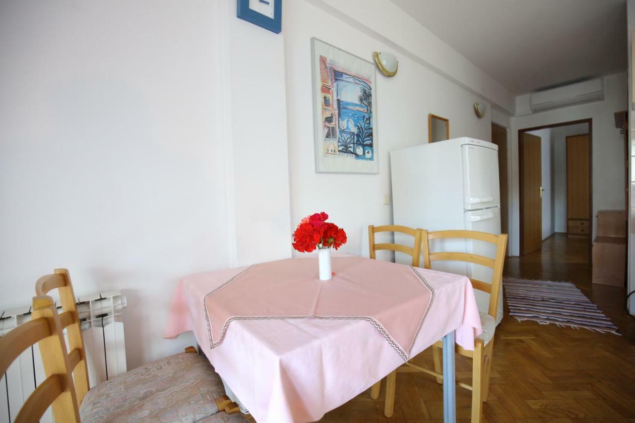Apartments Paleka ペトルチャネ エクステリア 写真