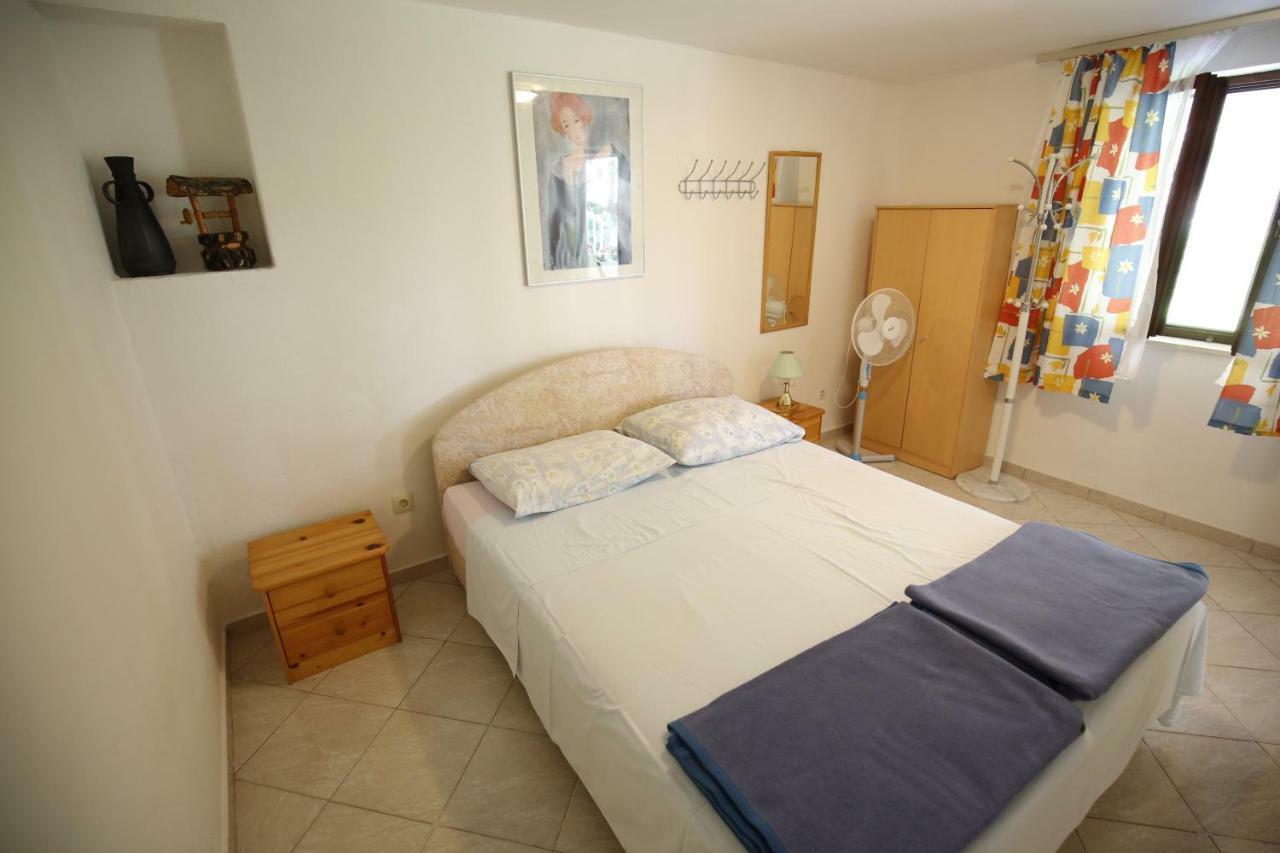 Apartments Paleka ペトルチャネ エクステリア 写真