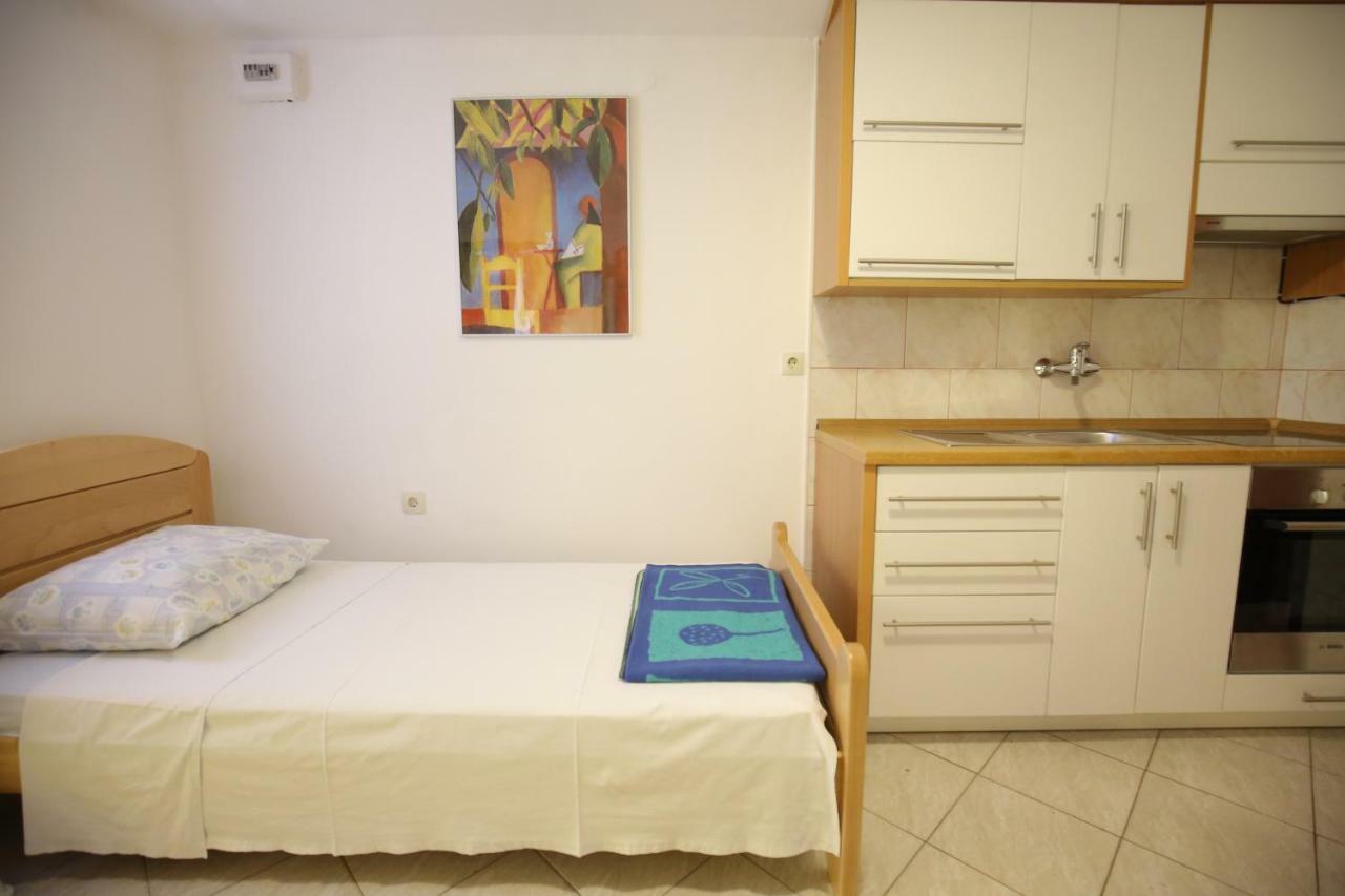 Apartments Paleka ペトルチャネ エクステリア 写真