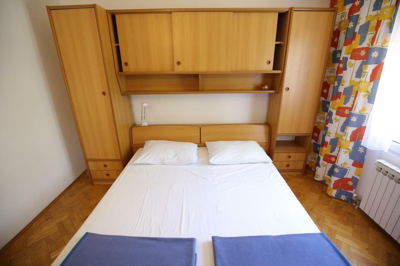 Apartments Paleka ペトルチャネ エクステリア 写真