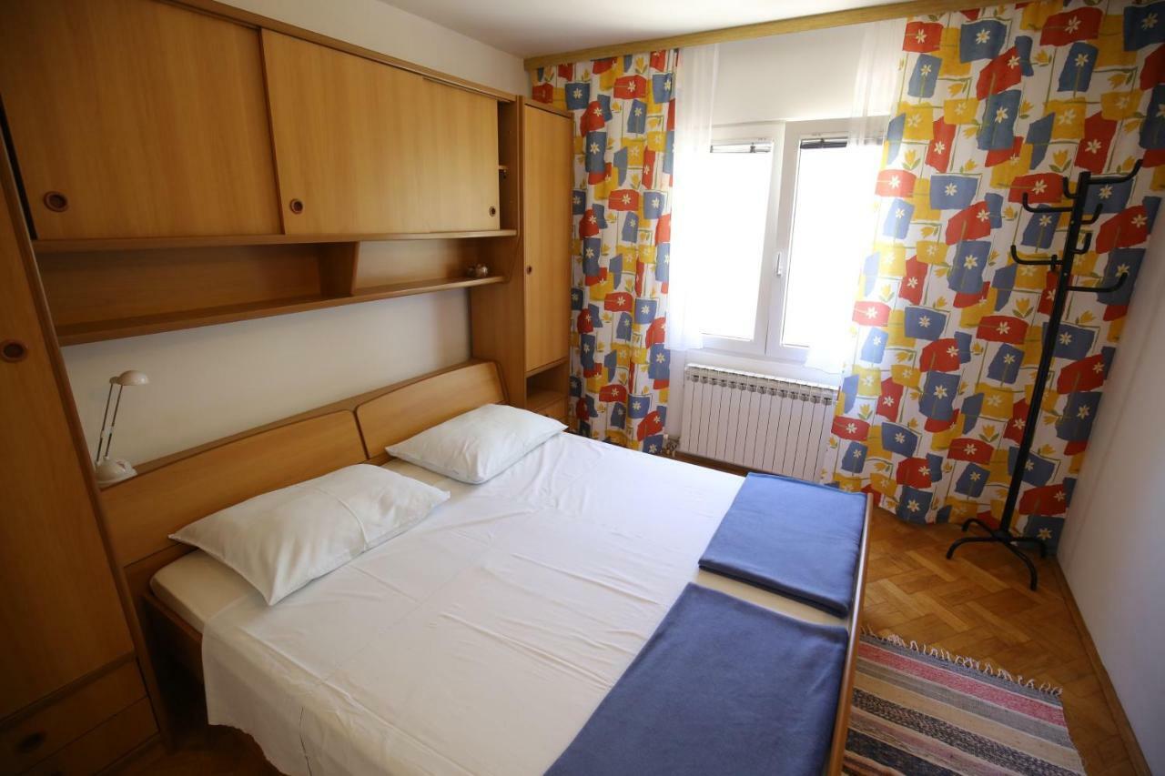 Apartments Paleka ペトルチャネ エクステリア 写真