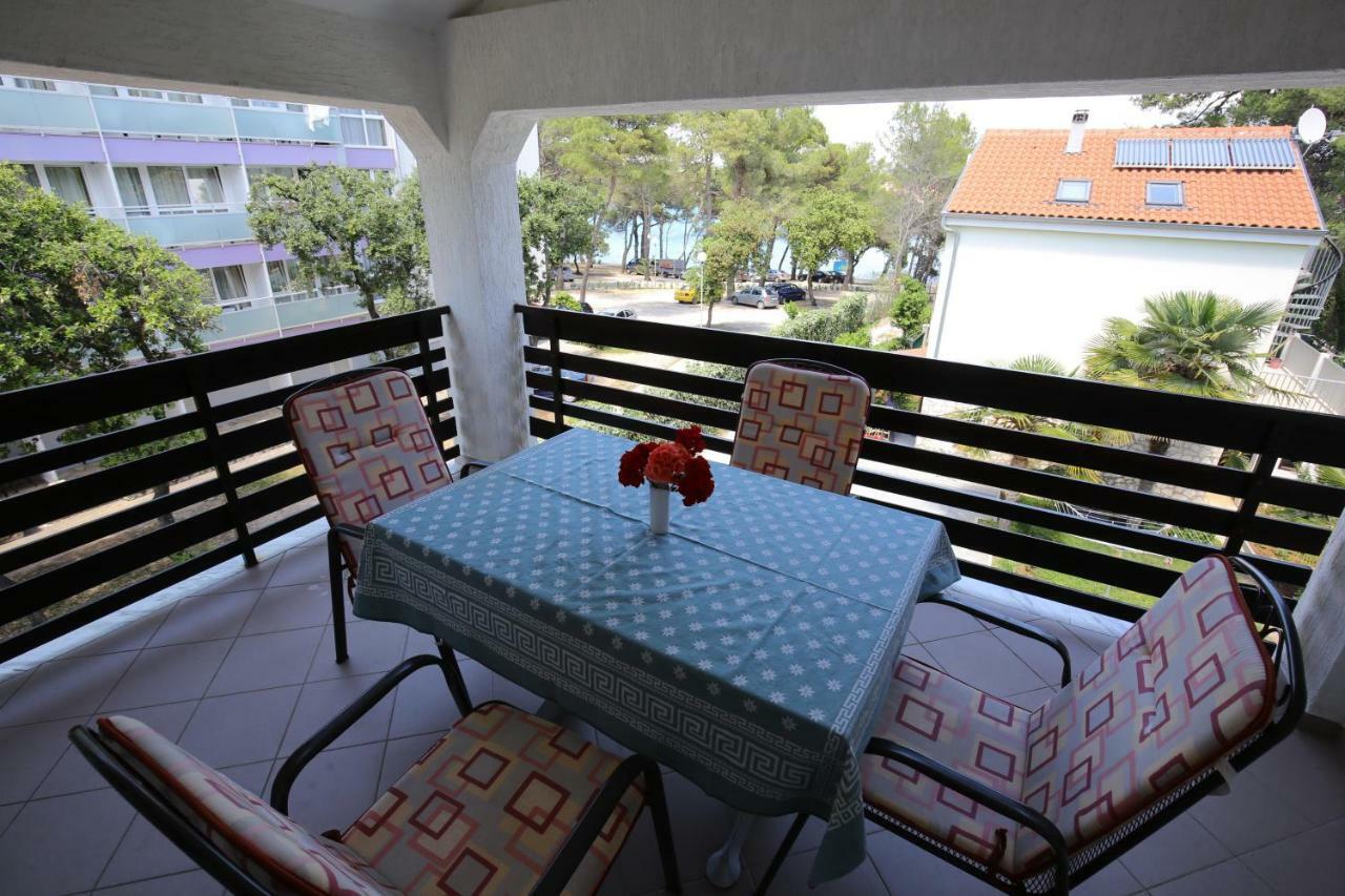 Apartments Paleka ペトルチャネ エクステリア 写真