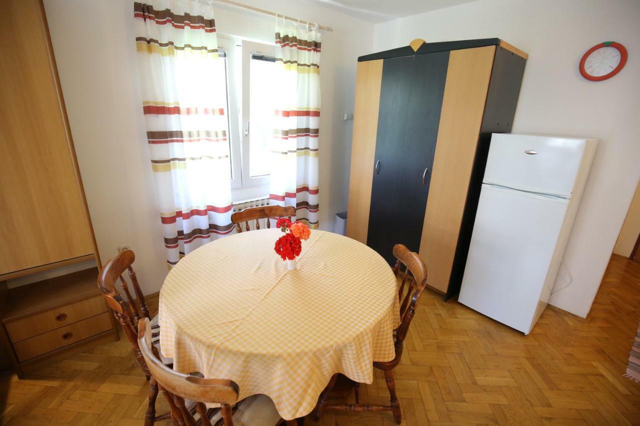 Apartments Paleka ペトルチャネ エクステリア 写真