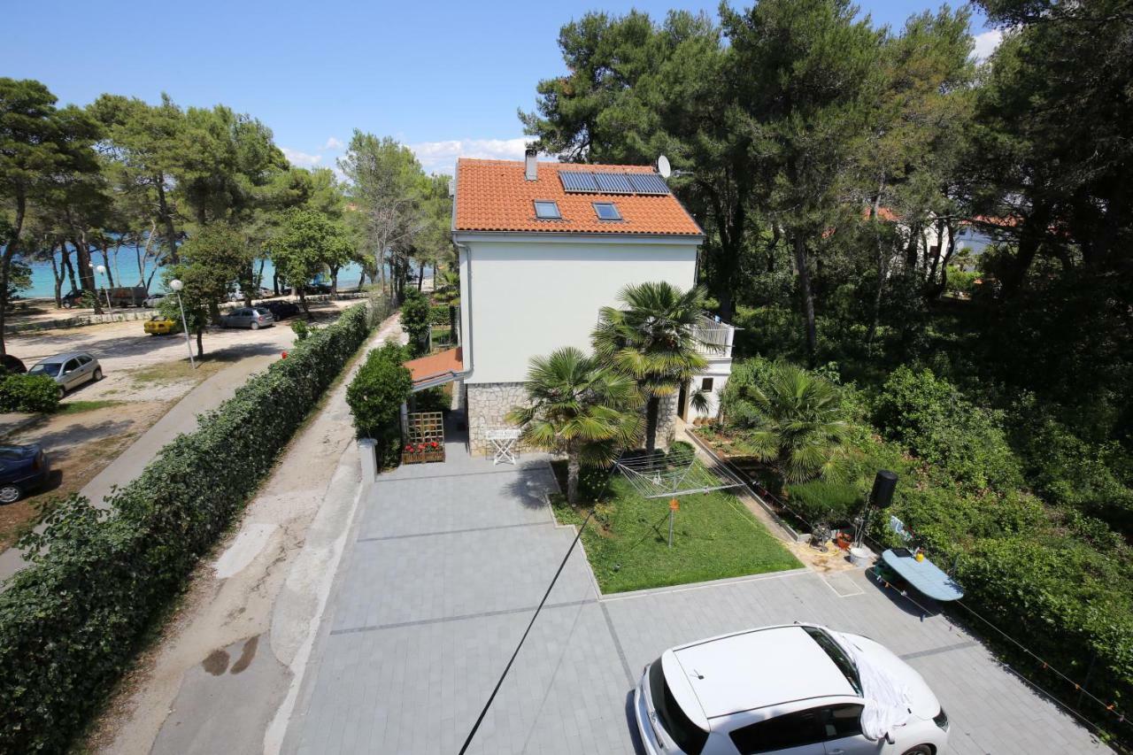Apartments Paleka ペトルチャネ エクステリア 写真