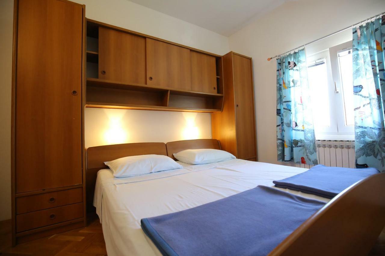 Apartments Paleka ペトルチャネ エクステリア 写真